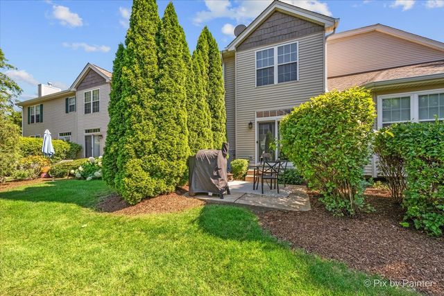 375 WOLCOTT Lane 375, Batavia, IL 60510