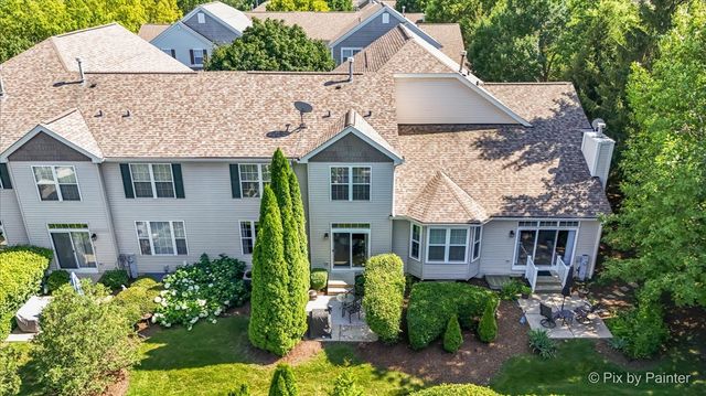 375 WOLCOTT Lane 375, Batavia, IL 60510