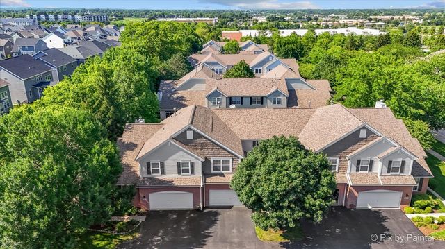 375 WOLCOTT Lane 375, Batavia, IL 60510