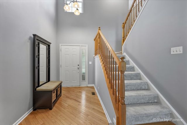 375 WOLCOTT Lane 375, Batavia, IL 60510