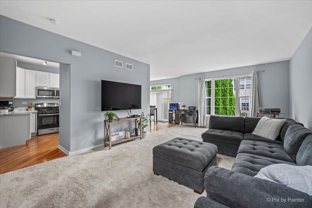 375 WOLCOTT Lane 375, Batavia, IL 60510