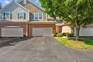 375 WOLCOTT Lane 375, Batavia, IL 60510