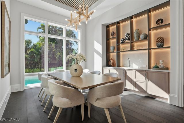 510 Neapolitan LN, Naples, FL 34103