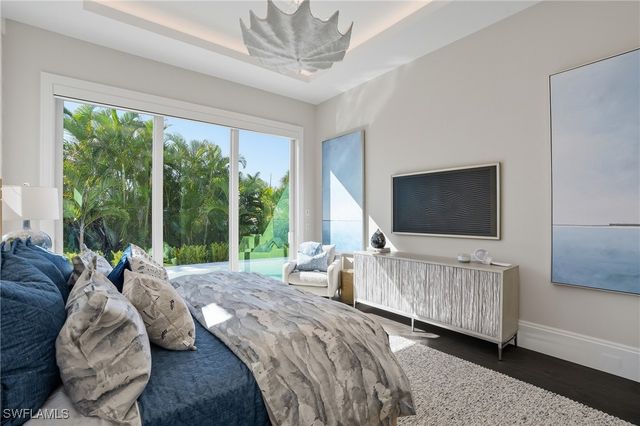 510 Neapolitan LN, Naples, FL 34103