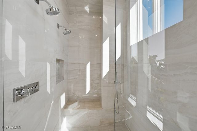 510 Neapolitan LN, Naples, FL 34103