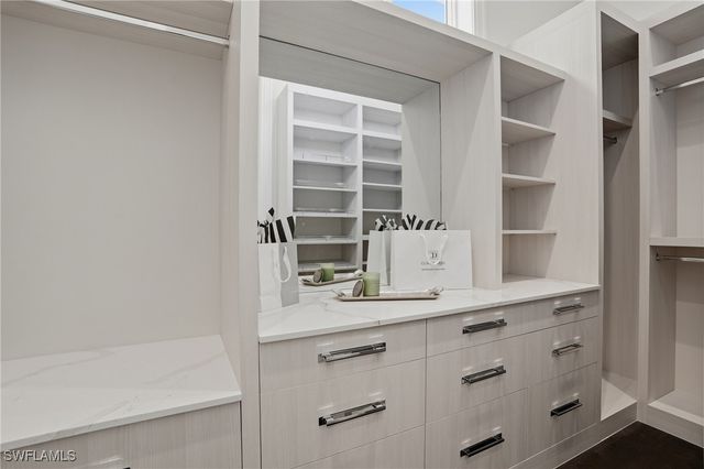 510 Neapolitan LN, Naples, FL 34103