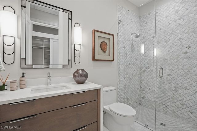 510 Neapolitan LN, Naples, FL 34103