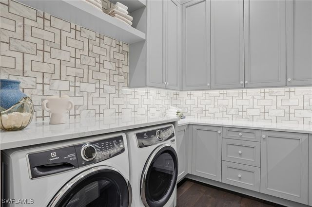 510 Neapolitan LN, Naples, FL 34103