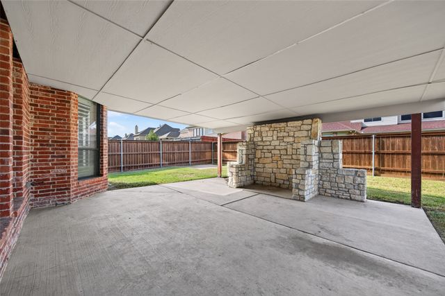 6947 Seabreeze Drive, Grand Prairie, TX 75054
