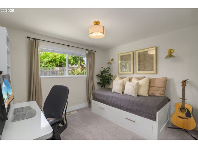 12225 Sw SPRING Ct, Portland, OR 97225