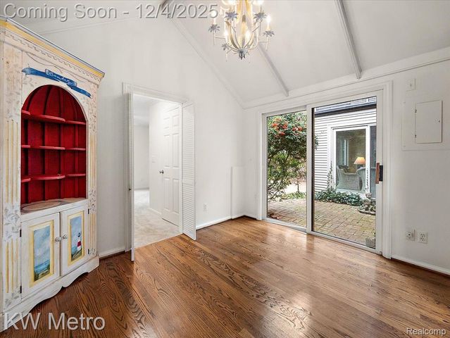 340 Kercheval Avenue, Grosse Pointe Farms, MI 48236