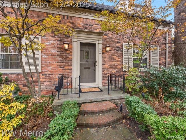 340 Kercheval Avenue, Grosse Pointe Farms, MI 48236