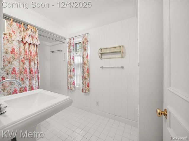 340 Kercheval Avenue, Grosse Pointe Farms, MI 48236