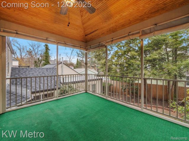 340 Kercheval Avenue, Grosse Pointe Farms, MI 48236