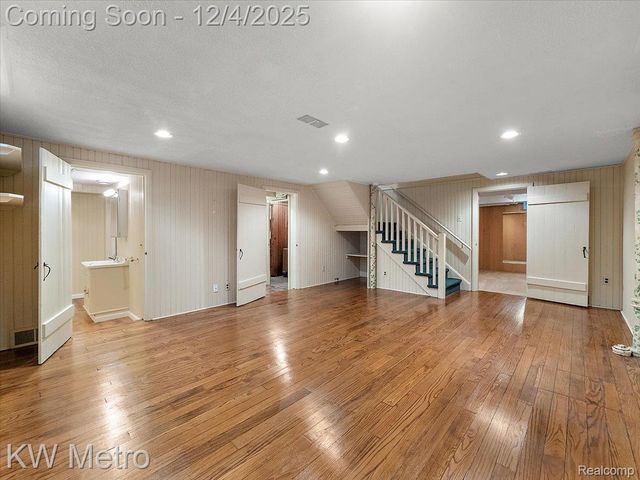 340 Kercheval Avenue, Grosse Pointe Farms, MI 48236