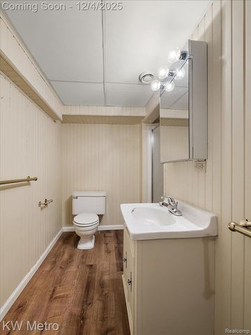 340 Kercheval Avenue, Grosse Pointe Farms, MI 48236