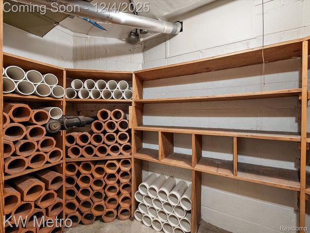 340 Kercheval Avenue, Grosse Pointe Farms, MI 48236