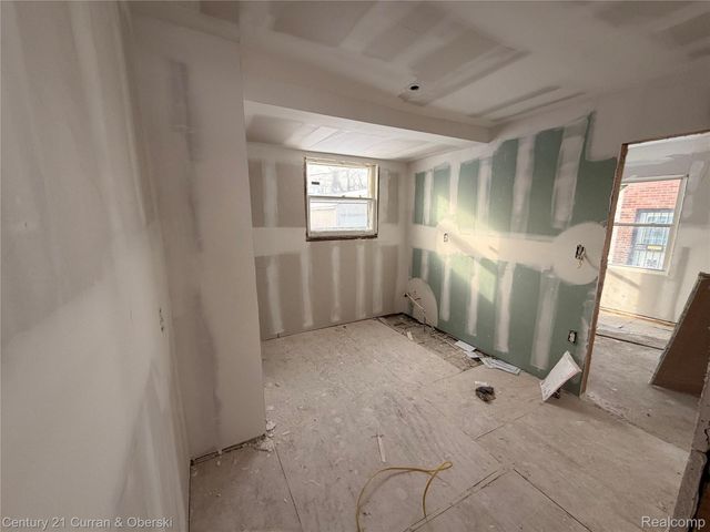 14823 Heyden Street W, Detroit, MI 48223