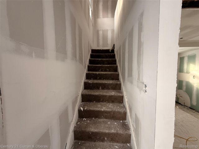 14823 Heyden Street W, Detroit, MI 48223