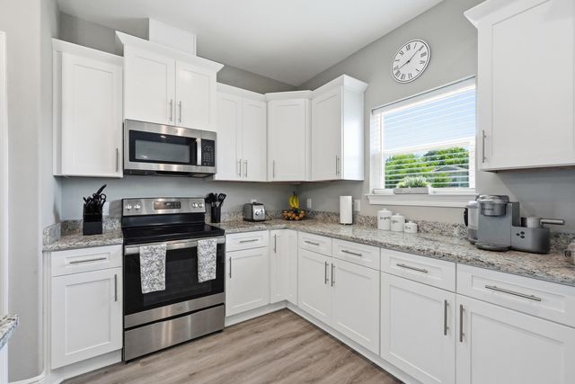 2331 Hadleigh Hills Court, Navarre, FL 32566