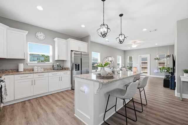 2331 Hadleigh Hills Court, Navarre, FL 32566