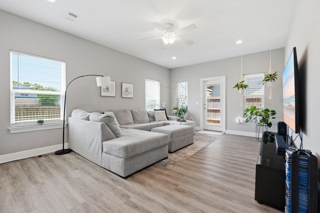 2331 Hadleigh Hills Court, Navarre, FL 32566