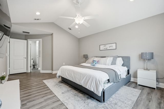 2331 Hadleigh Hills Court, Navarre, FL 32566