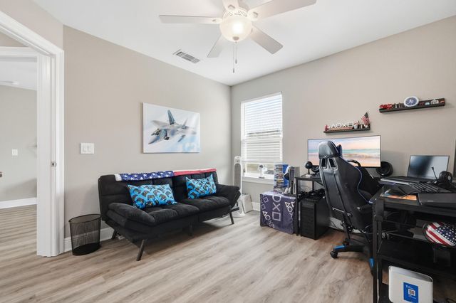 2331 Hadleigh Hills Court, Navarre, FL 32566