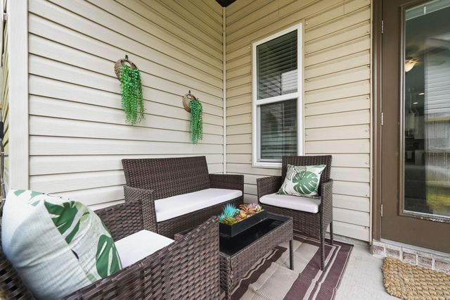 2331 Hadleigh Hills Court, Navarre, FL 32566