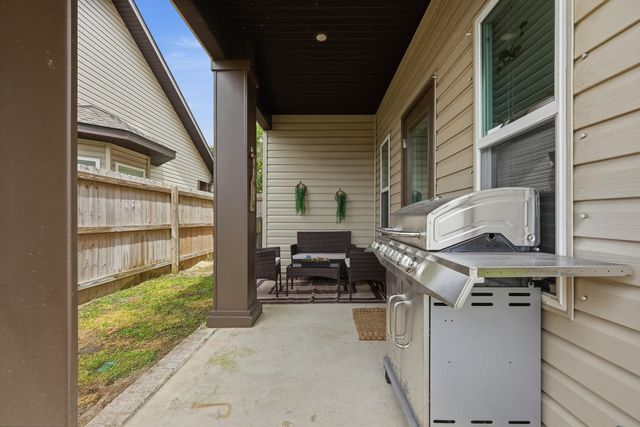 2331 Hadleigh Hills Court, Navarre, FL 32566