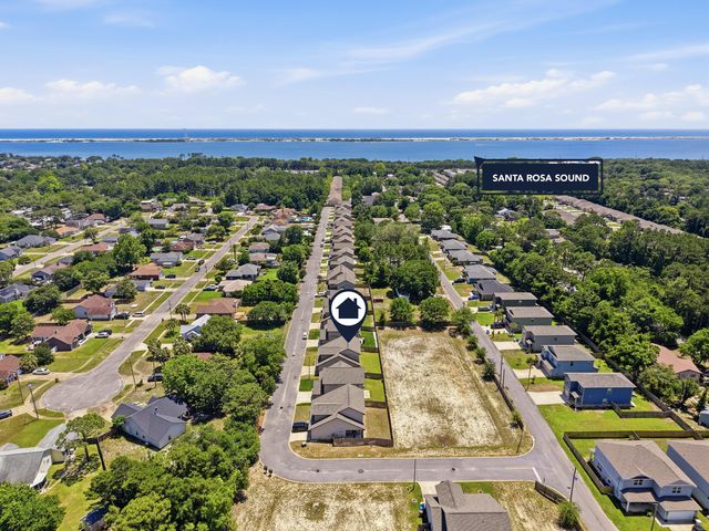 2331 Hadleigh Hills Court, Navarre, FL 32566