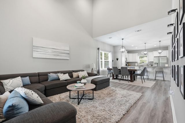 2331 Hadleigh Hills Court, Navarre, FL 32566