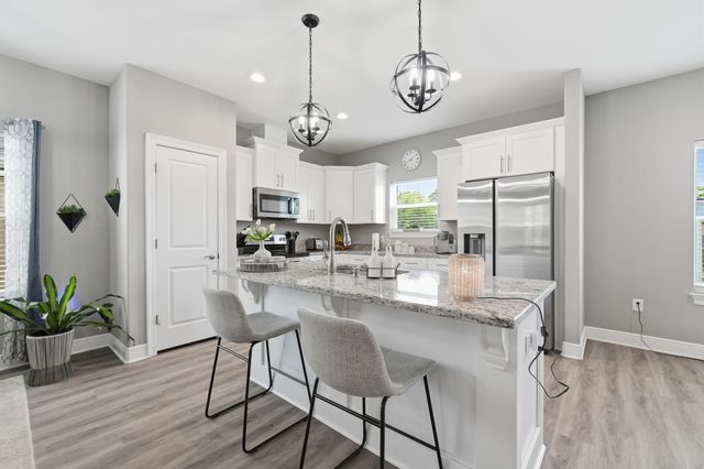 2331 Hadleigh Hills Court, Navarre, FL 32566