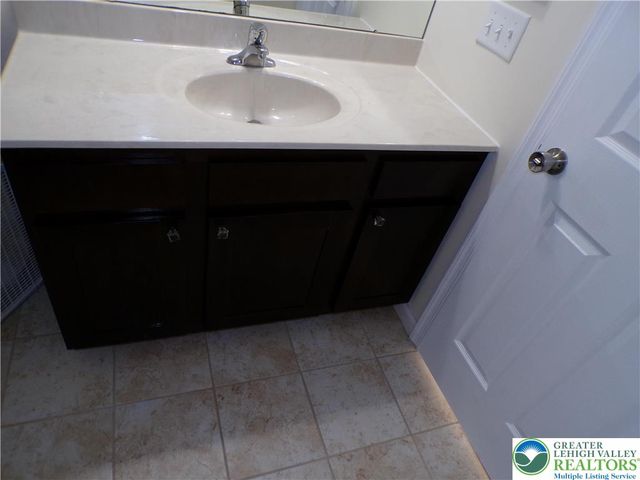 319 Milkweed Drive, Upper Macungie Twp, PA 18104