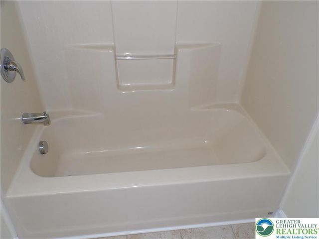 319 Milkweed Drive, Upper Macungie Twp, PA 18104