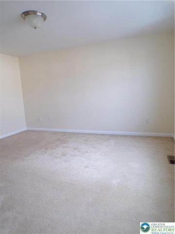 319 Milkweed Drive, Upper Macungie Twp, PA 18104