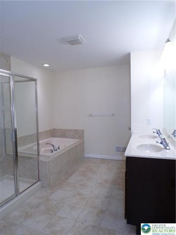 319 Milkweed Drive, Upper Macungie Twp, PA 18104