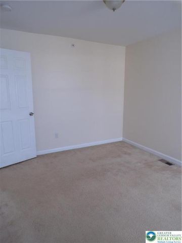 319 Milkweed Drive, Upper Macungie Twp, PA 18104