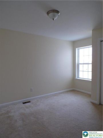 319 Milkweed Drive, Upper Macungie Twp, PA 18104