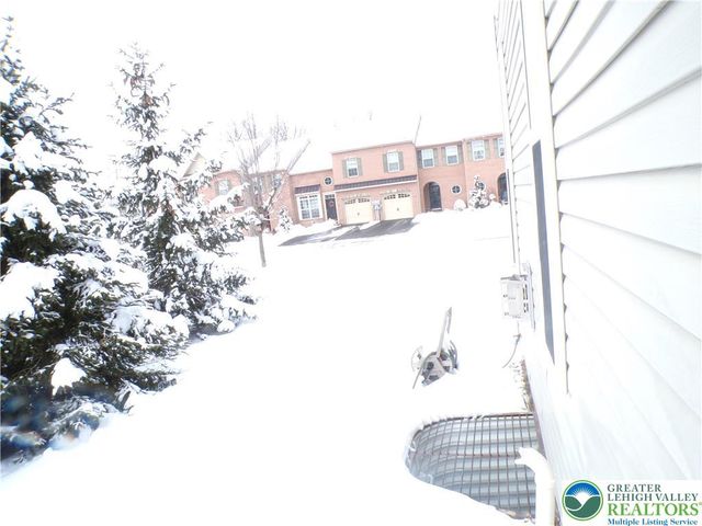 319 Milkweed Drive, Upper Macungie Twp, PA 18104