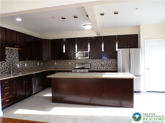 319 Milkweed Drive, Upper Macungie Twp, PA 18104