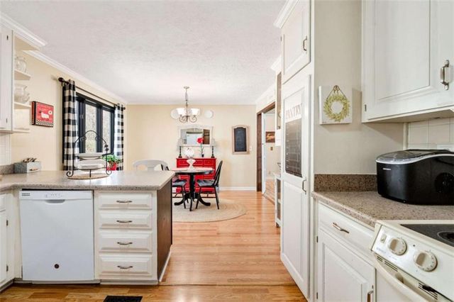 2796 County Line Road, Acworth, GA 30101