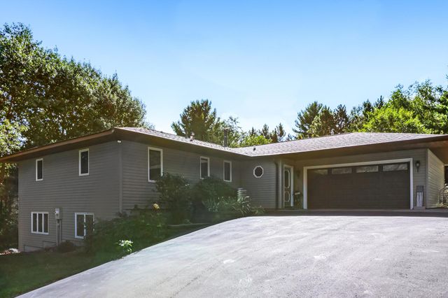 9900 Primrose Avenue N, Stillwater, MN 55082