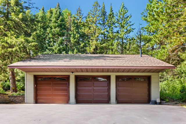 9900 Primrose Avenue N, Stillwater, MN 55082
