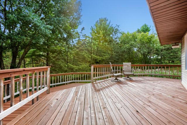 9900 Primrose Avenue N, Stillwater, MN 55082
