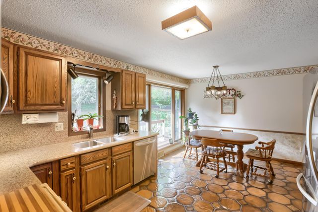 9900 Primrose Avenue N, Stillwater, MN 55082