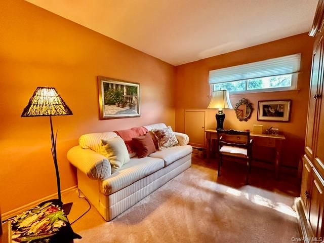 40 Knott Drive, Glen Cove, NY 11542