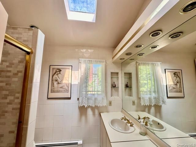 40 Knott Drive, Glen Cove, NY 11542