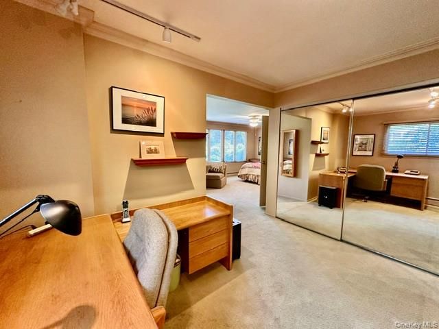 40 Knott Drive, Glen Cove, NY 11542