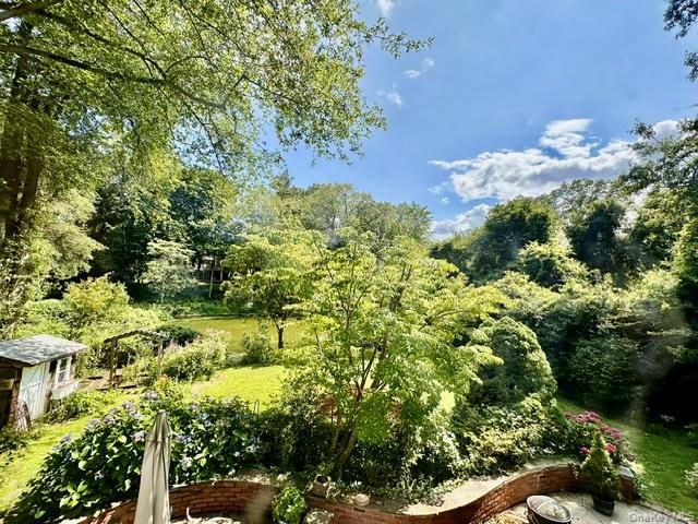 40 Knott Drive, Glen Cove, NY 11542